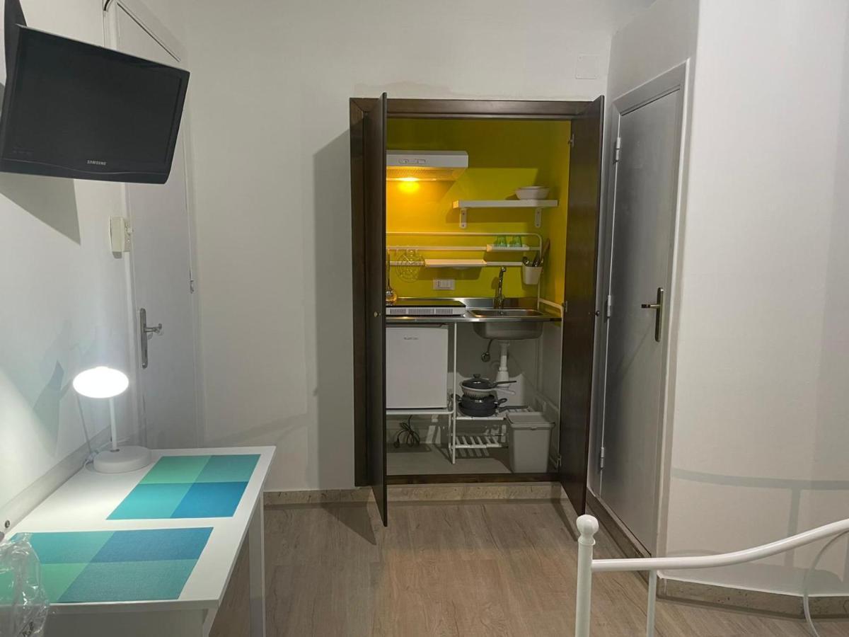 Casa Vittoria Hotel ปาแลร์โม ภายนอก รูปภาพ