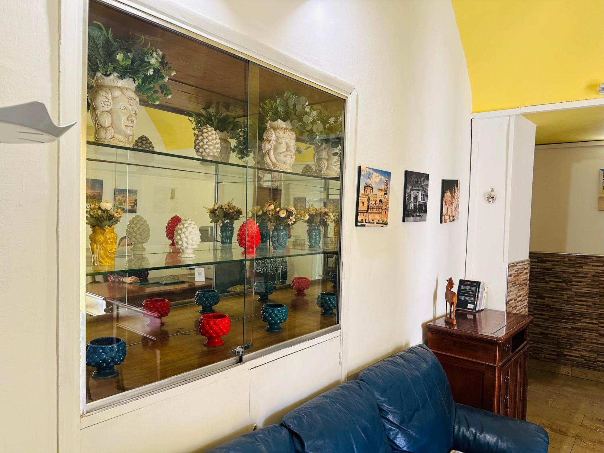 Casa Vittoria Hotel ปาแลร์โม ภายนอก รูปภาพ